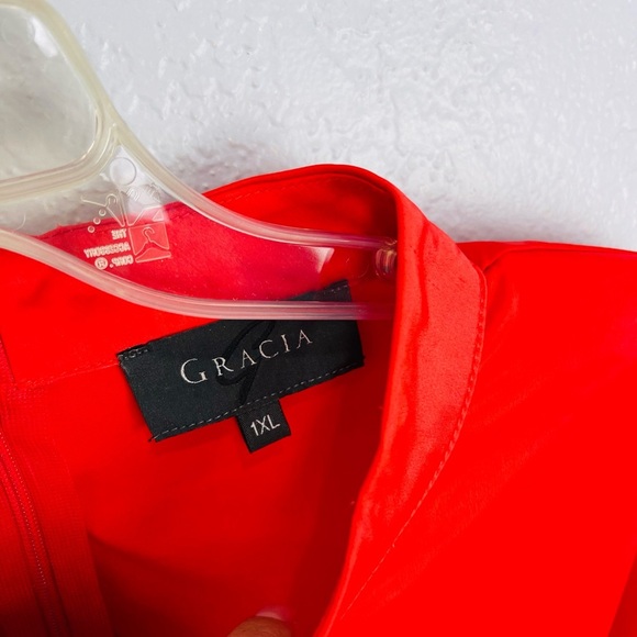 Gracia Front Knotted Hem Satin Blouse - Picture 5 of 9